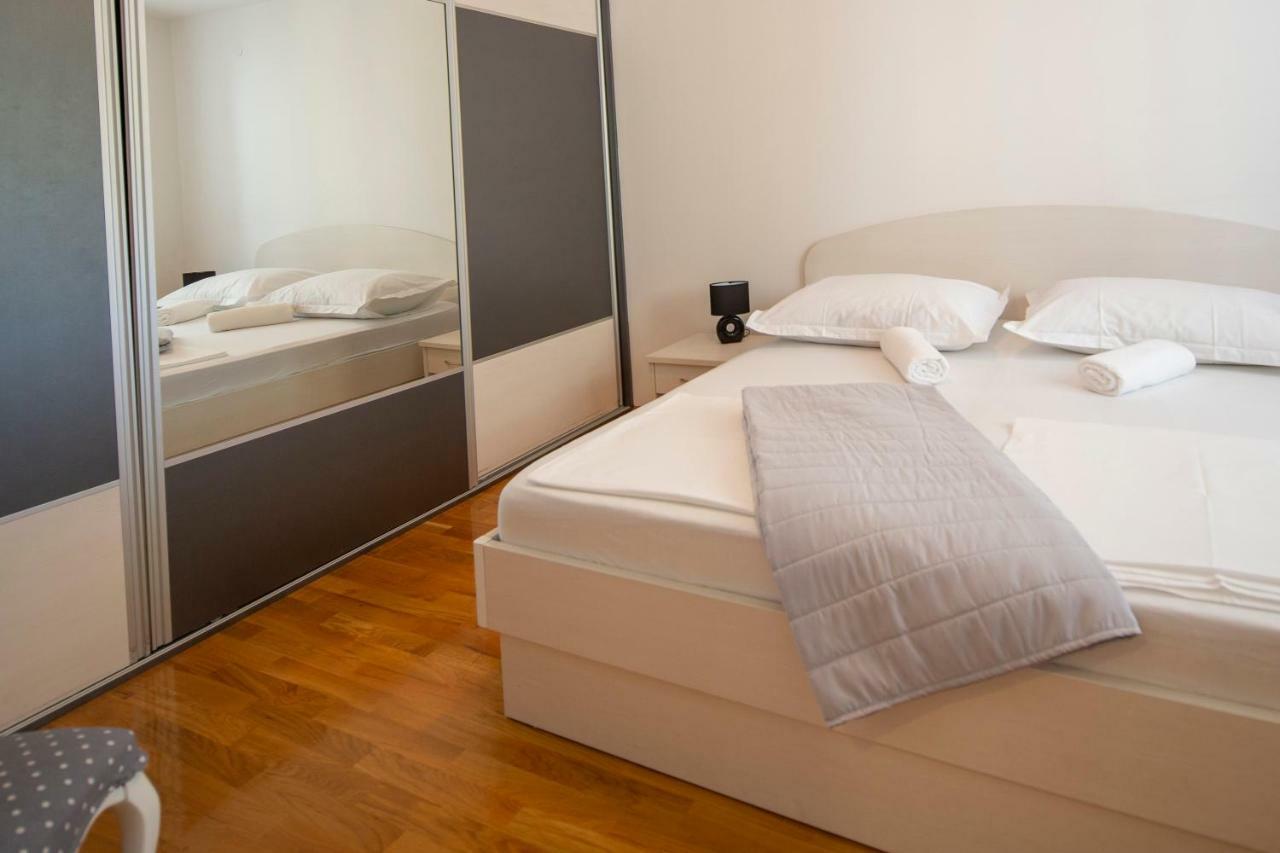 Apartman Pjero 3+2 Makarska Extérieur photo